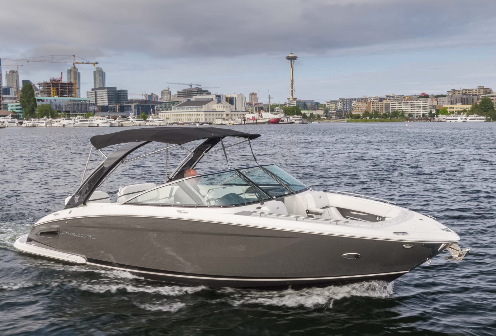 28′ 2018 Regal Bowrider - ALEXANDER MARINE USA™