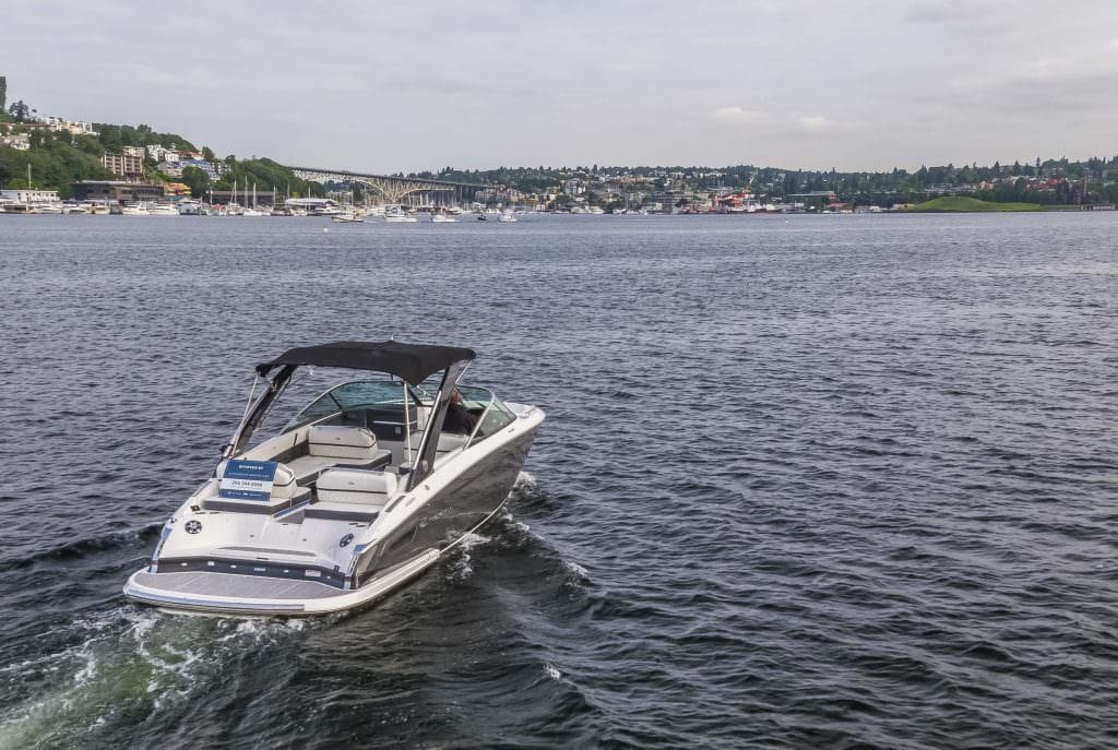 28′ 2018 Regal Bowrider - ALEXANDER MARINE USA™